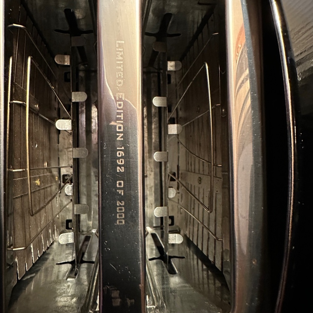 Battlestar Galactica cylon toaster 2009 Pop art collectible, used once, like new - Picture 13 of 13